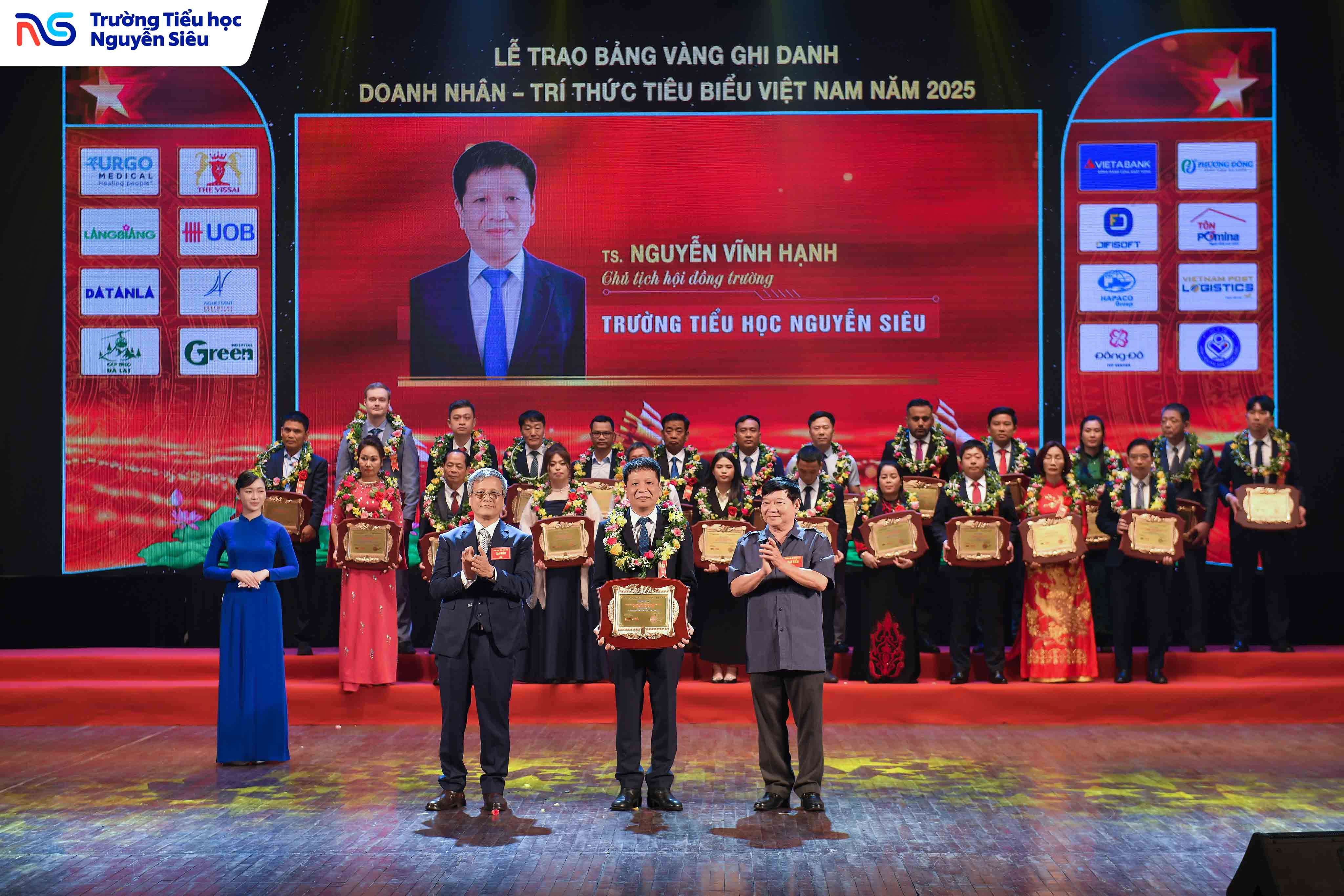 Thầy Hạnh nhân giải