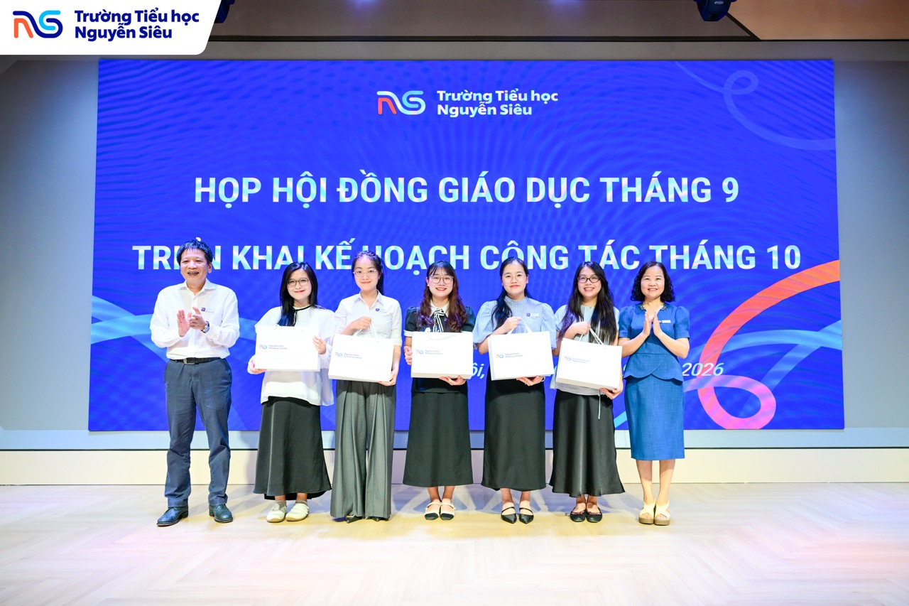 học sinh tiểu học Nguyễn Siêu
